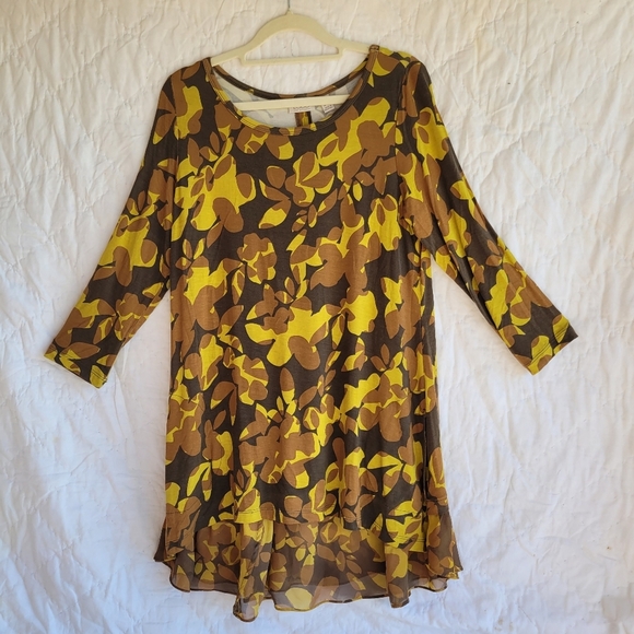 LOGO by Lori Goldstein Sweaters - LOGO By Lori Goldstein Shark Bite top W/ Pockets Size small